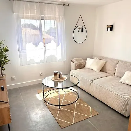 アパート Serenite - Superbe Terrasse Et Jacuzzi ! カネ